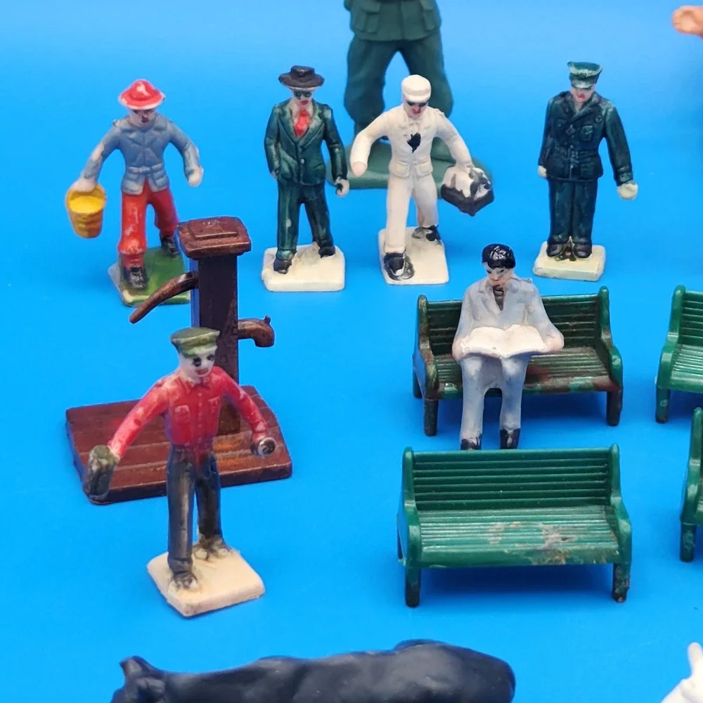 Vintage Toy‎ Figurines Park Bench Train Water Pump Baby Solder Pig Cow Horse
